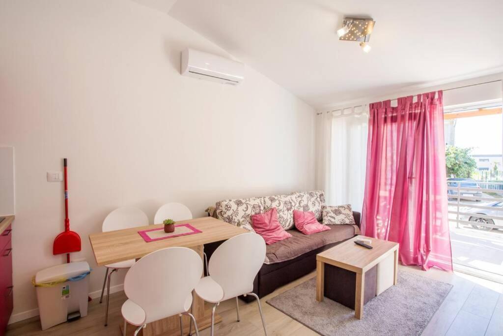 Apartman Cone Pula Eksteriør billede